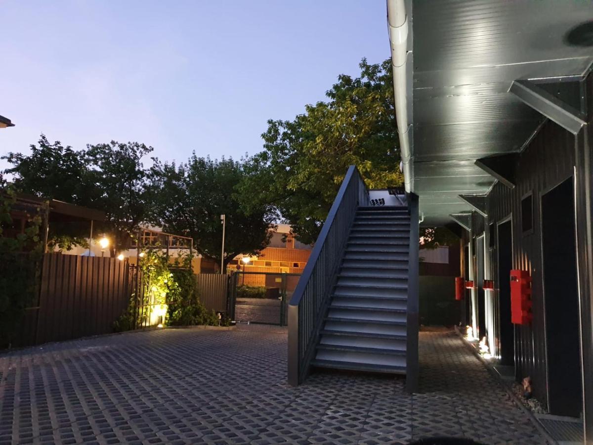 Motel Home Berlin Exterior photo